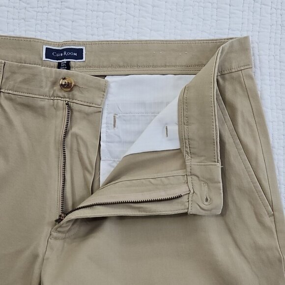 Club Room Men's Size 34x32 4-Way Stretch Chino Golf Pant Khaki Relaxed Straight - Picture 11 of 14